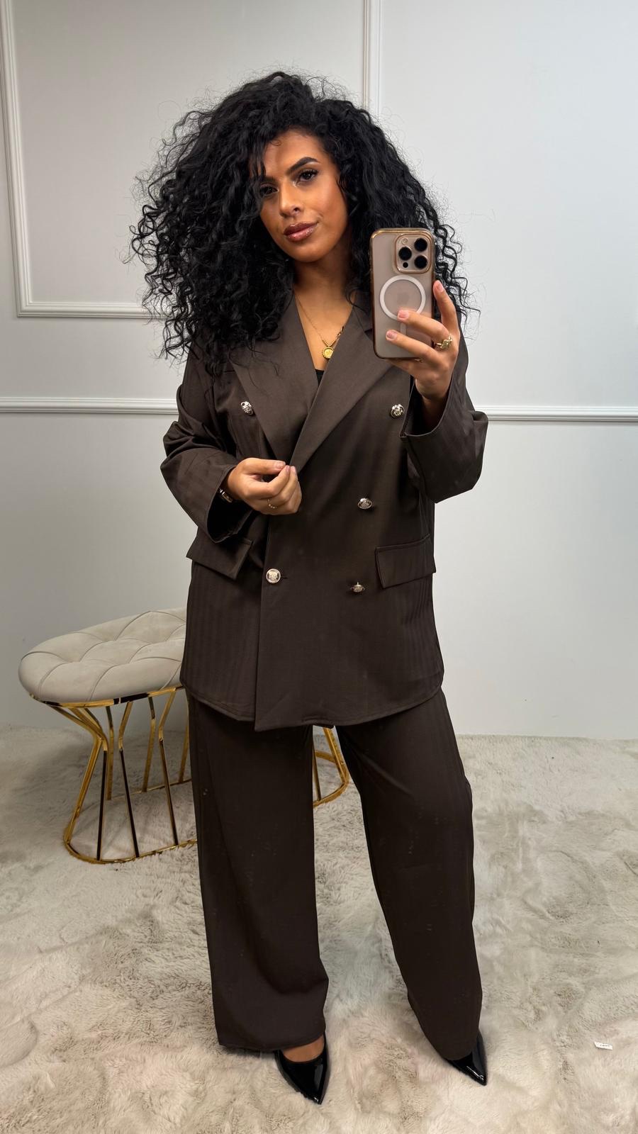 e2939a80-d426-4949-9453-231d1f085b15 Masha Gouden Knopen Blazer Set